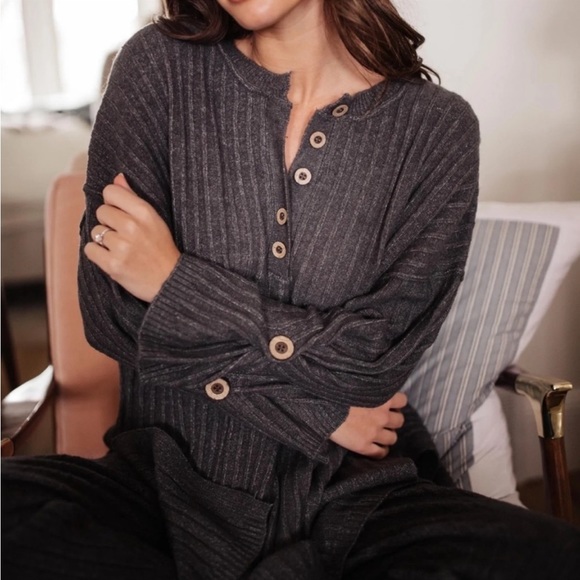 Free People Sweaters - FREE PEOPLE WOMEN'S AROUND THE CLOCK HENLEY TOP Size Medium